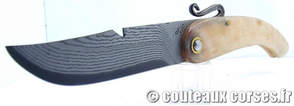 couteau corse artisanal piémontais corne bélier et acier carbone Couteau-corse-agostini-DFSPMV861-1