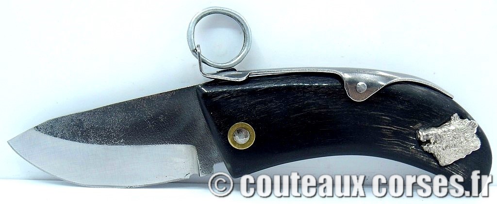couteau corse artisanal piémontais corne bélier et acier carbone Couteau corse à cran d'arrêt king size avec anneau acier carbone et corne de bouc incrustation tête de sanglier argent-3