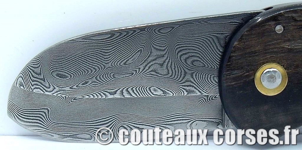 "Corsican Bulldog" acier carbone résine et pomme de pin 5 couteau-corse-corsican-bulldog_carbone-ska_MSDR843-52