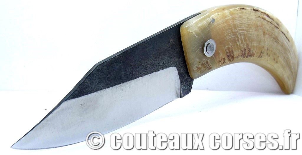 Curnicciolu corne de belier et acier carbone 22 curnicciolu-corne-bélier-ska-DGFD854-1