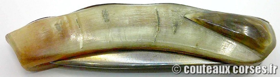 Couteau artisanal corse, A Vellutini cc3 Curnicciolu à blocage de lame inox trempe douce 3.0 mm et corne bélier, cuir et nacre-IUEPL602-95