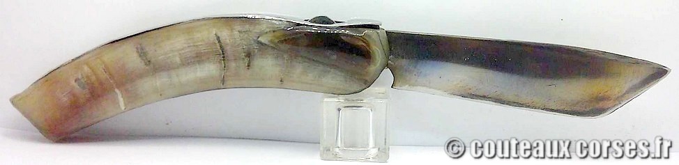 Couteau artisanal corse, A Vellutini cc2 Curnicciolu à blocage de lame inox trempe douce 3.0 mm et corne bélier, cuir et nacre-IUEPL602-9