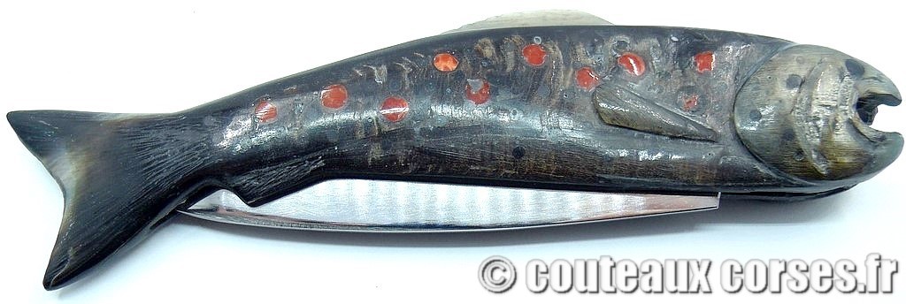 Couteau artisanal corse, A Vellutini cb2 couteaux-corses-vellutini-GHDS741.698