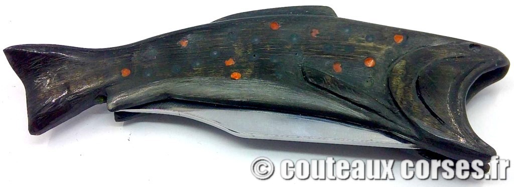 Couteau artisanal corse, A Vellutini cb2 couteaux-corses-vellutini-RFDSP541-698.jpg