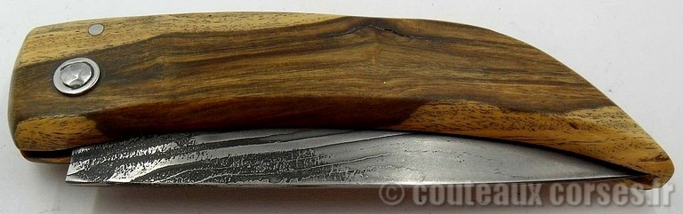 Couteau corse acier damas et corne de bélier couteau-corse-artisanal-damas-bois-de bois de gaiac-padovani-1