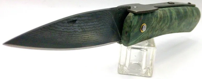 Couteau corse artisanal Rita KOG en acier Damas et hêtre stabilisé couteau-corse-damas-hetre-rita-kog-og0908-1-09.webp