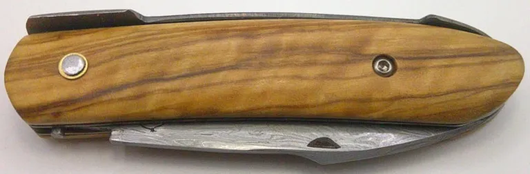 Cultella corsa Olivier Gualandi fermée avec manche en bois d’olivier couteau-corse-gualandi-olivier-ferme-04.webp