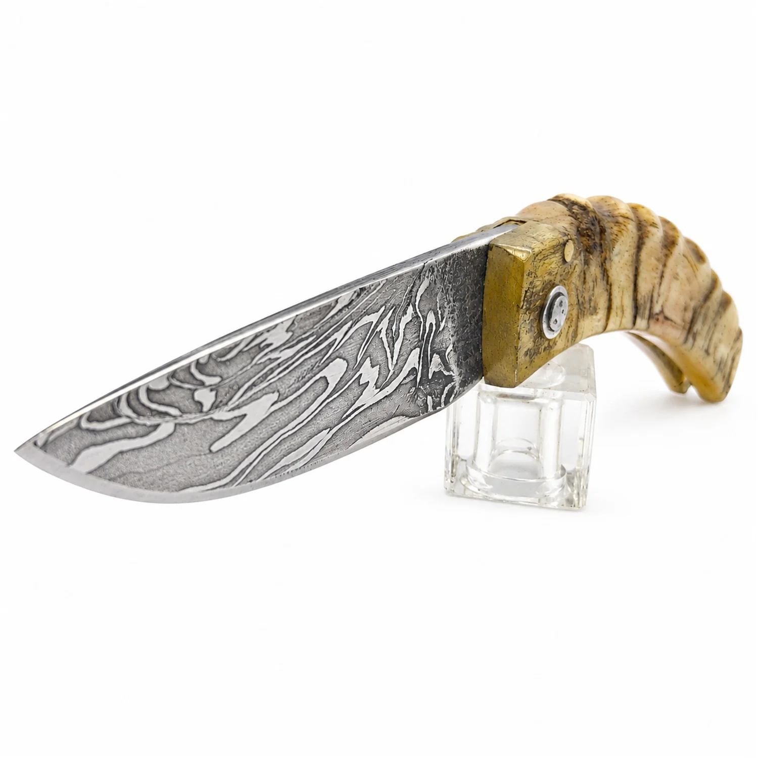 Handcrafted Corsican knife by Manu Padovani – Damascus and ewe’s horn, 98 mm