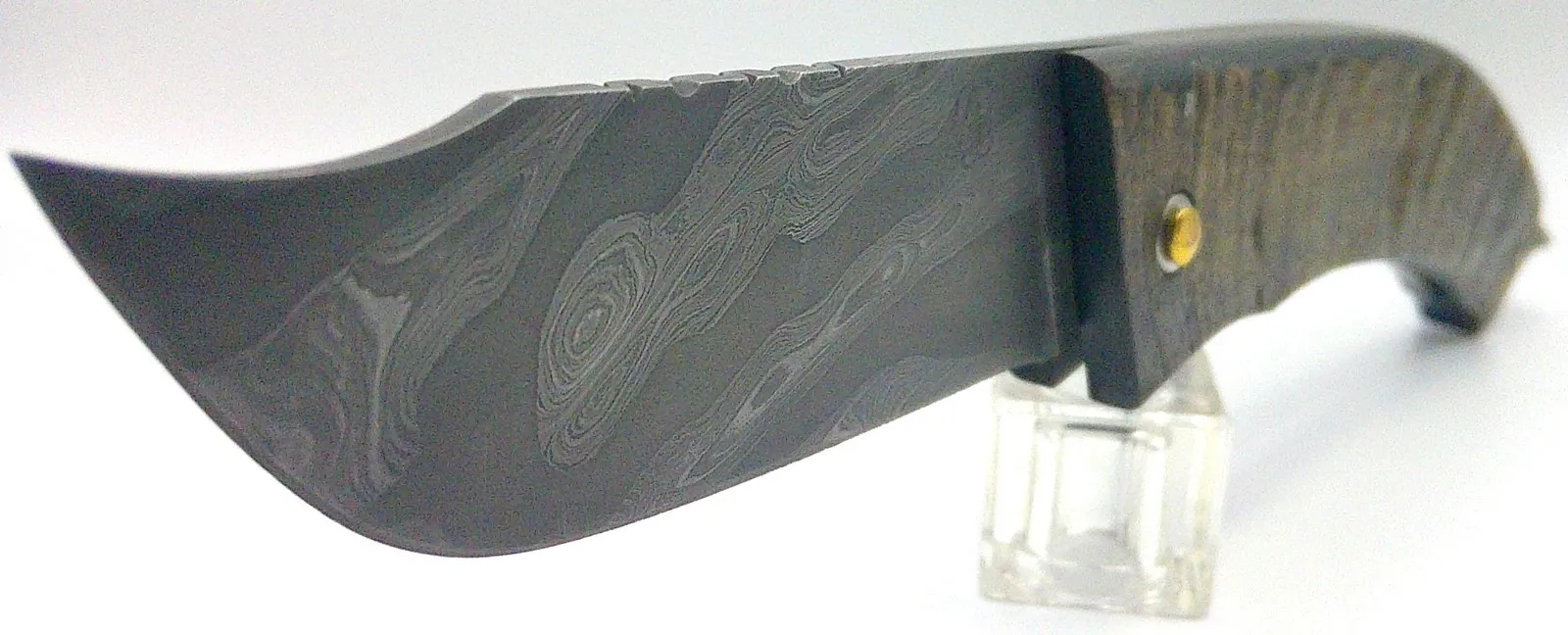 Couteau corse artisanal Curnichjolu King Size – damas carbone et corne de chèvre