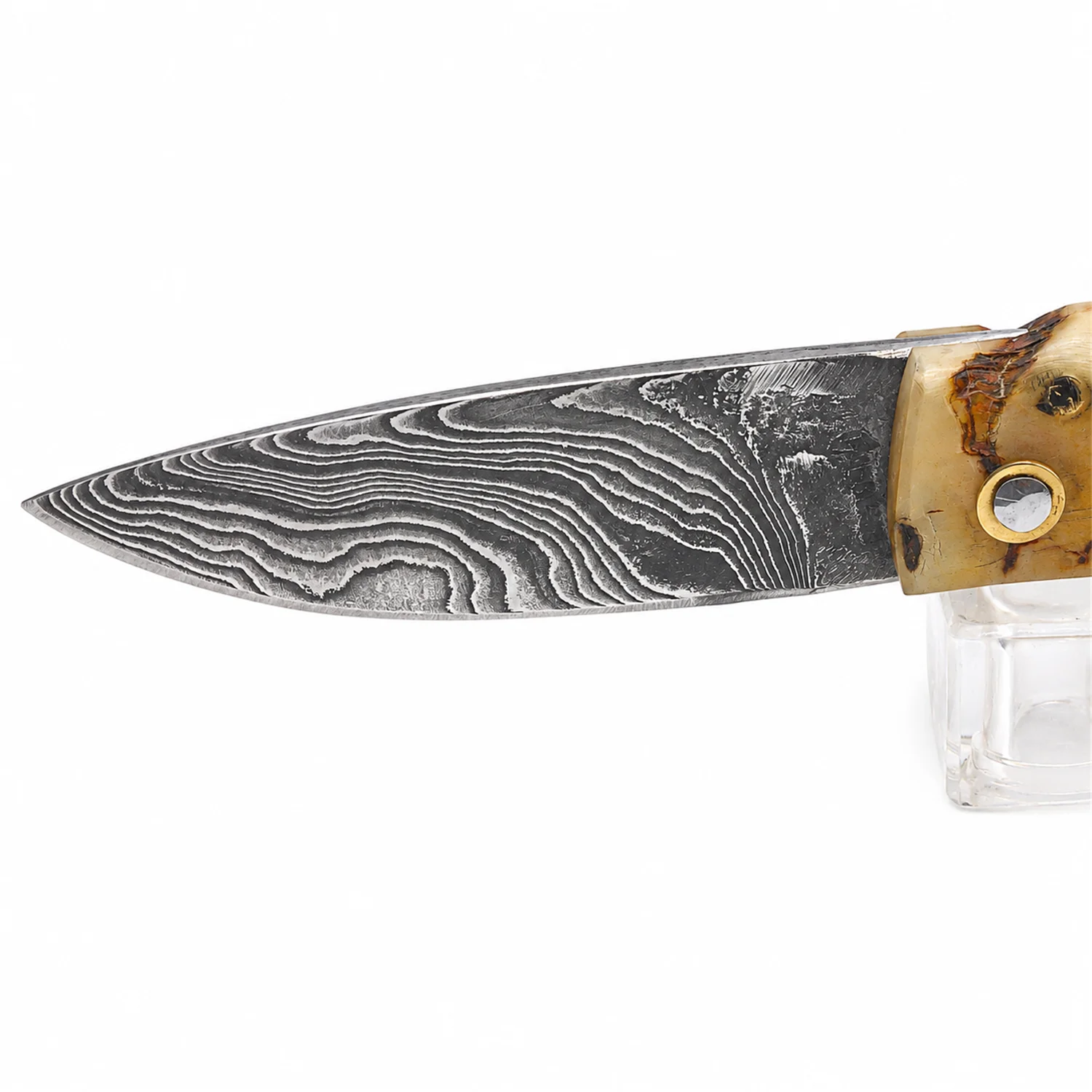 Handcrafted Corsican knife by Manu Padovani – Damascus and raw tricolour horn